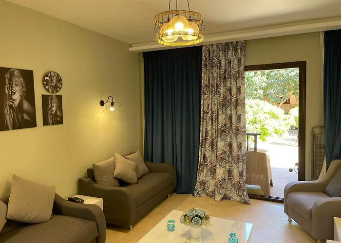 El Gouna South Marina Townhouse 3 Bedrooms Apartment *