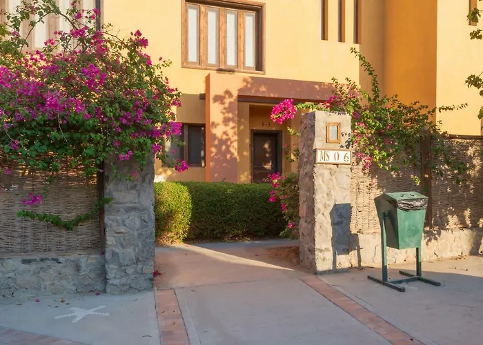 El Gouna South Marina Townhouse 3 Bedrooms *